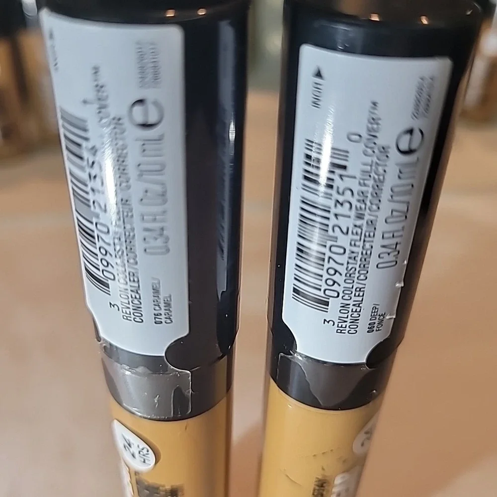 2 x Revlon ColorStay Flex Wear Full Cover Concealer 060 DEEP Fonce + 076 CARAMEL